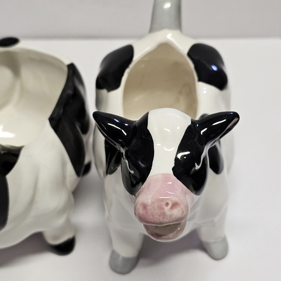 Ceramic Black And White Cow | Sugar Packet Holder And 2 Creamer Set - Picture 5 of 14